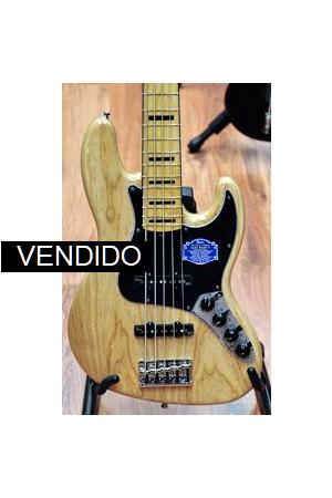 Fender Am Dlx JBV Nat Arce. Fender Am Dlx JBV Nat Arce.